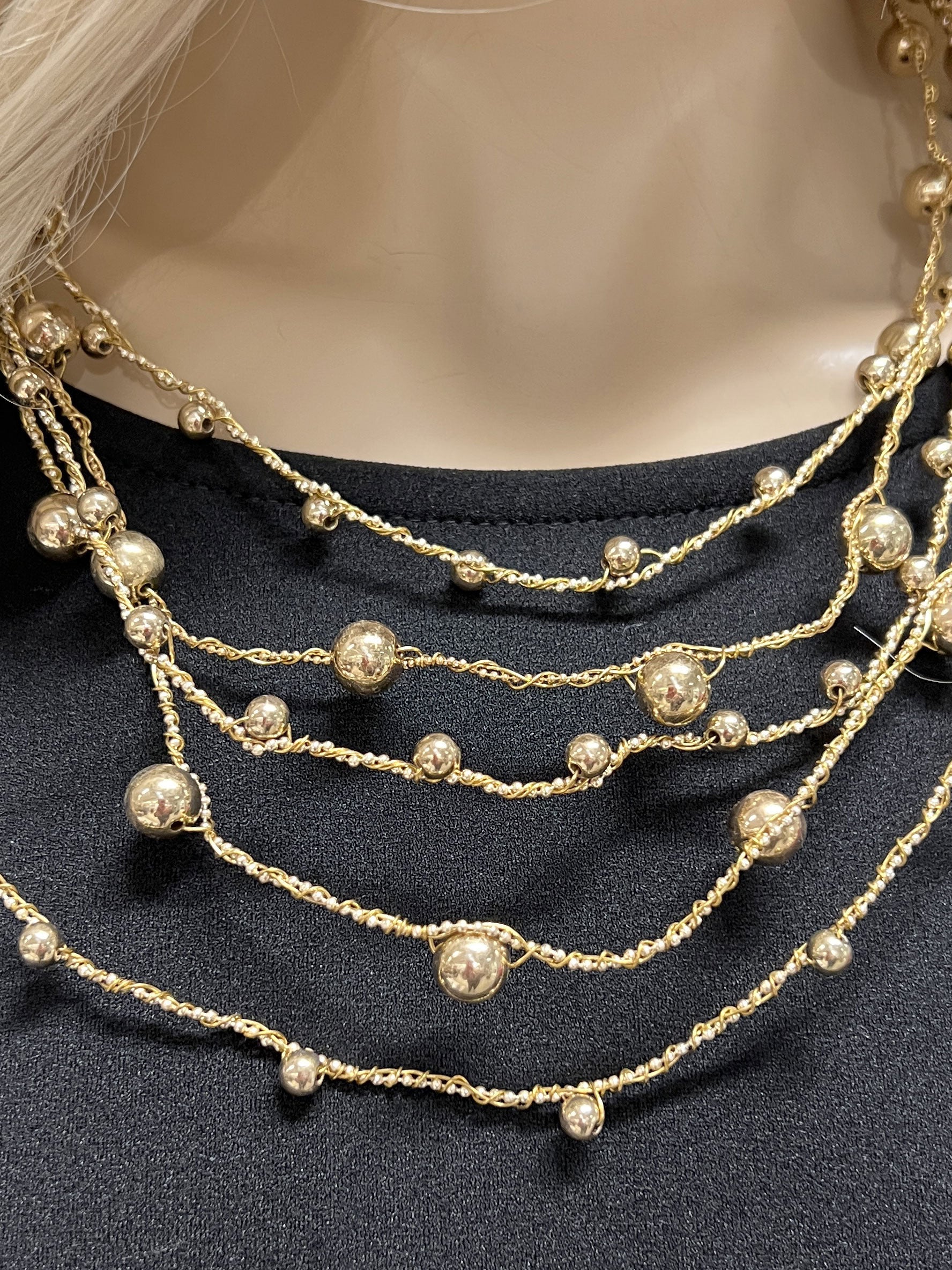 Cosima - Guldhalsband med guldpärlor